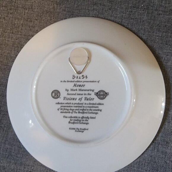 Bradford Exchange Mark Manwaring Visions Of Valor Series "Honor" Collector Plate - Picture 6 of 8